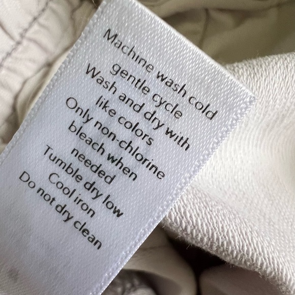 Athleta Ivory Elastic Waist Stretchy Beachy Farallon Bermuda Shorts Size 0 - Picture 15 of 15